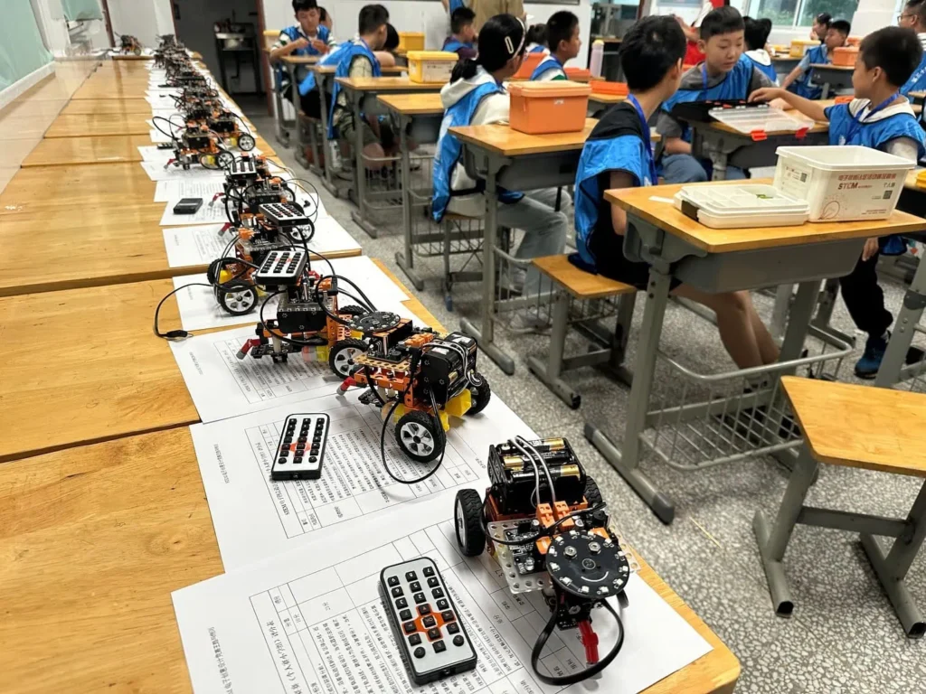 ชุดหุ่นยนต์เพื่อการเรียนรู้ Weeemake
